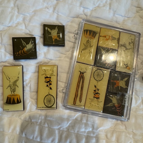 Olivia the Pig Magnets - Picture 2 of 4